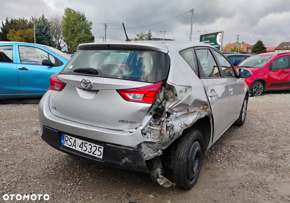 Toyota Auris - 5