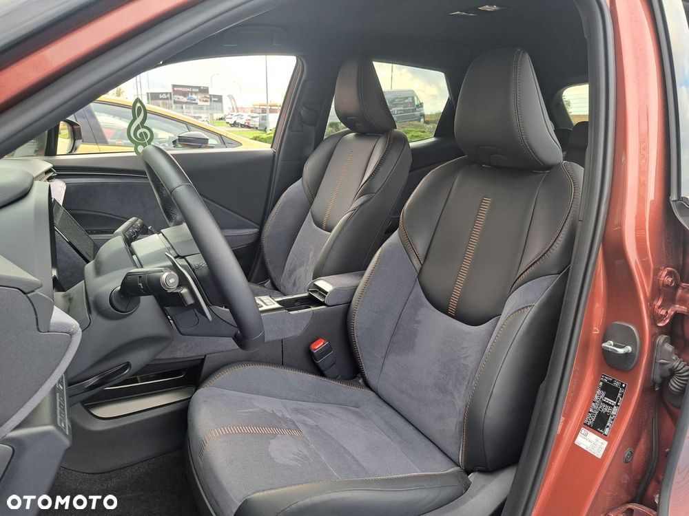Lexus LBX 1.5 Hybrid Cool - 16
