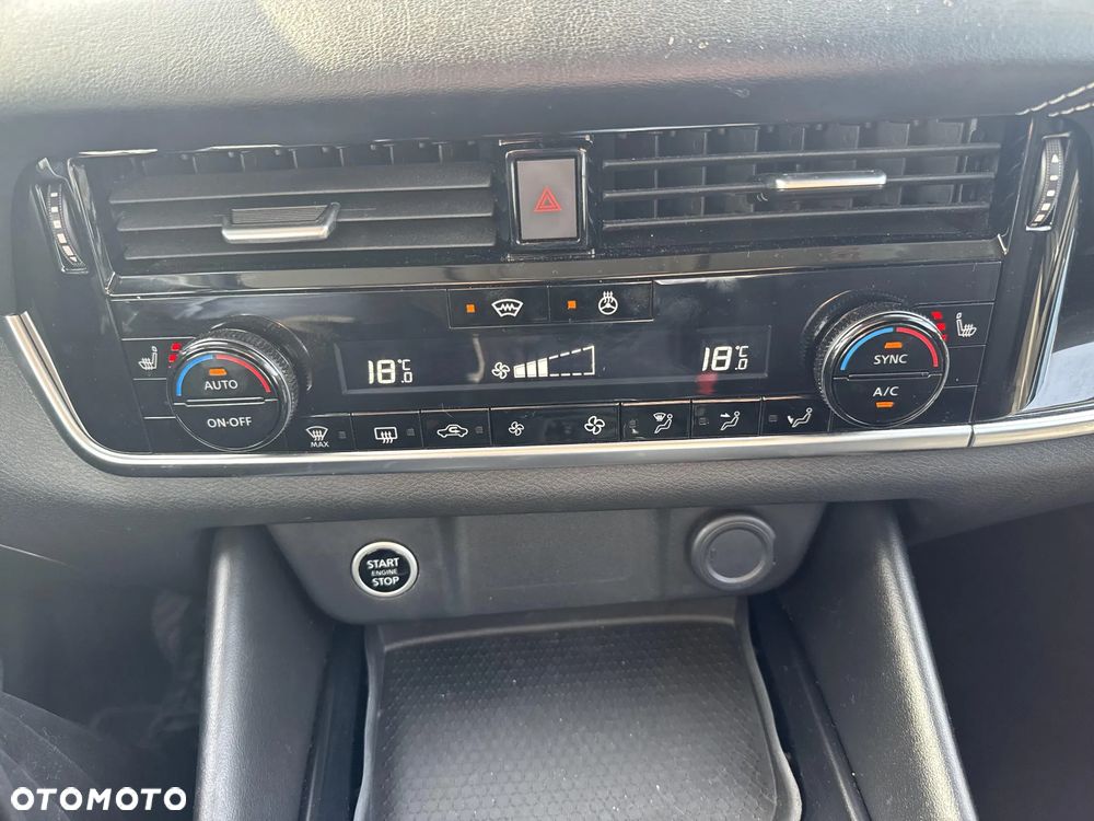 Nissan Qashqai 1.3 DIG-T N-Connecta DCT - 23