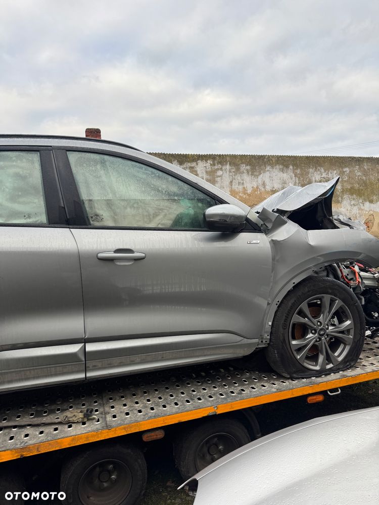 Ford Kuga 2.5 FHEV FWD ST-Line X eCVT - 4