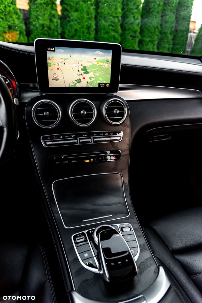 Mercedes-Benz GLC 250 4Matic 9G-TRONIC AMG Line - 40