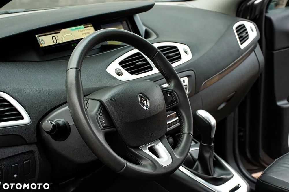 Renault Scenic 2.0 16V Privilege CVT - 37