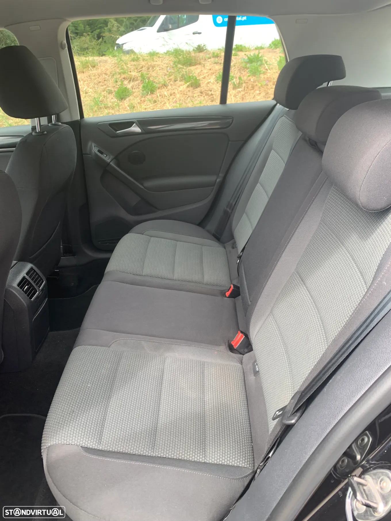 VW Golf 2.0 TDi BlueMotion Confortline - 18
