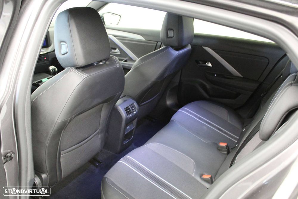 Opel Astra 1.2 T GS Line - 8