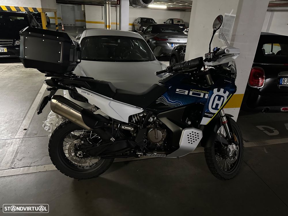 Husqvarna Norden 901 Expedition - 3