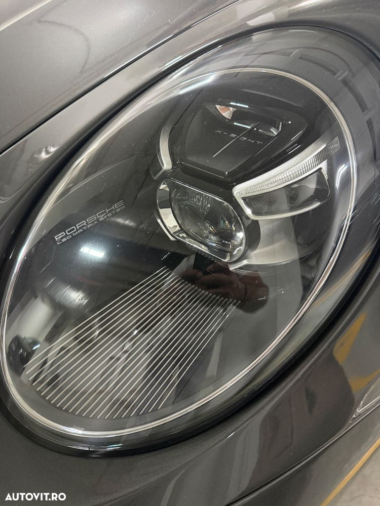 Porsche 911 4S - 7