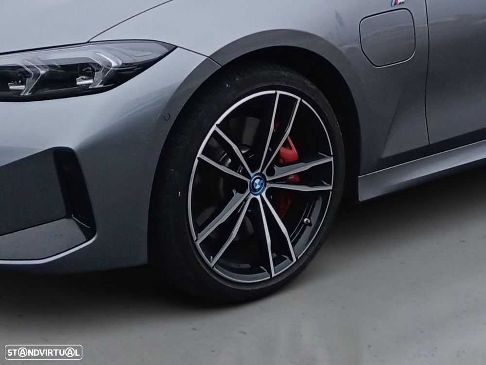 BMW 320 e Pack Desportivo M Auto - 4
