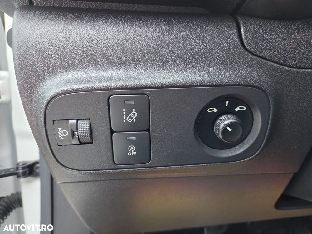 Citroën C3 Pure Tech 82 FEEL - 28