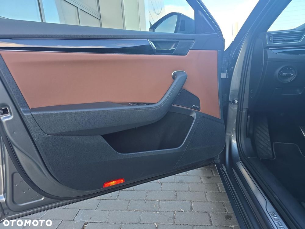 Skoda Superb 2.0 TDI SCR L&K DSG - 13