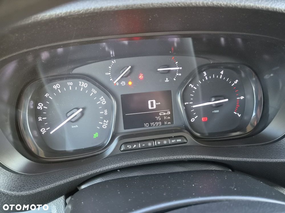 Opel Vivaro - 18