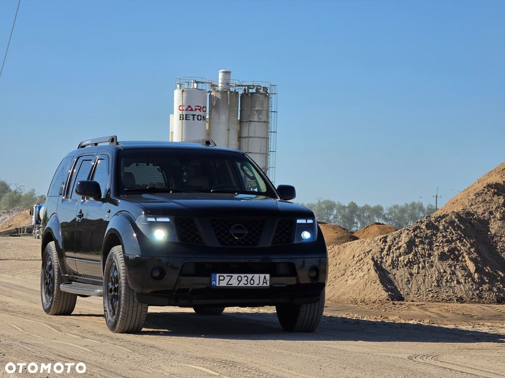 Nissan Pathfinder - 2