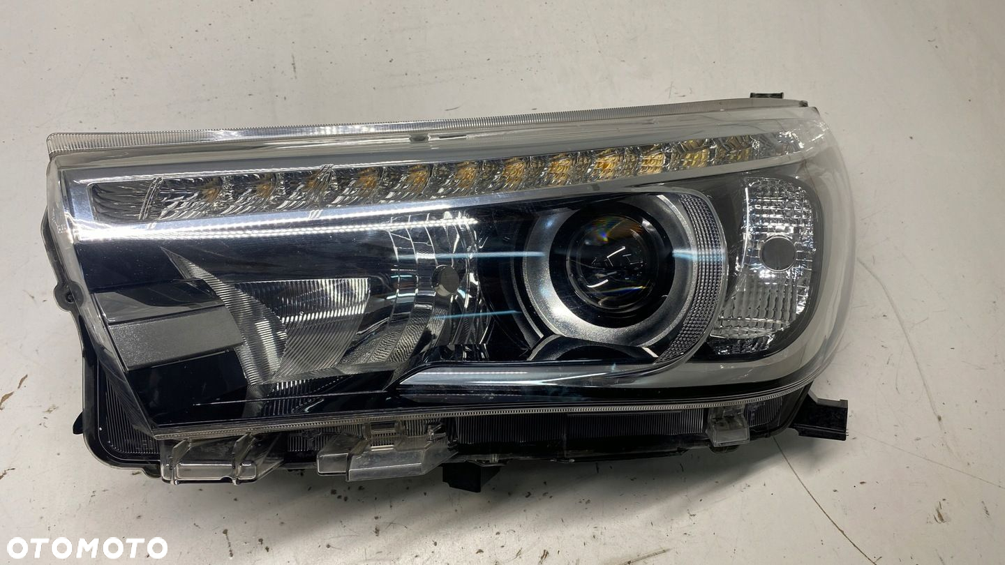 TOYOTA HILUX 8 VIII LAMPA LED PRZEDNIA PRZÓD LEAW LEWY REFLEKTOR 15-19 - 2