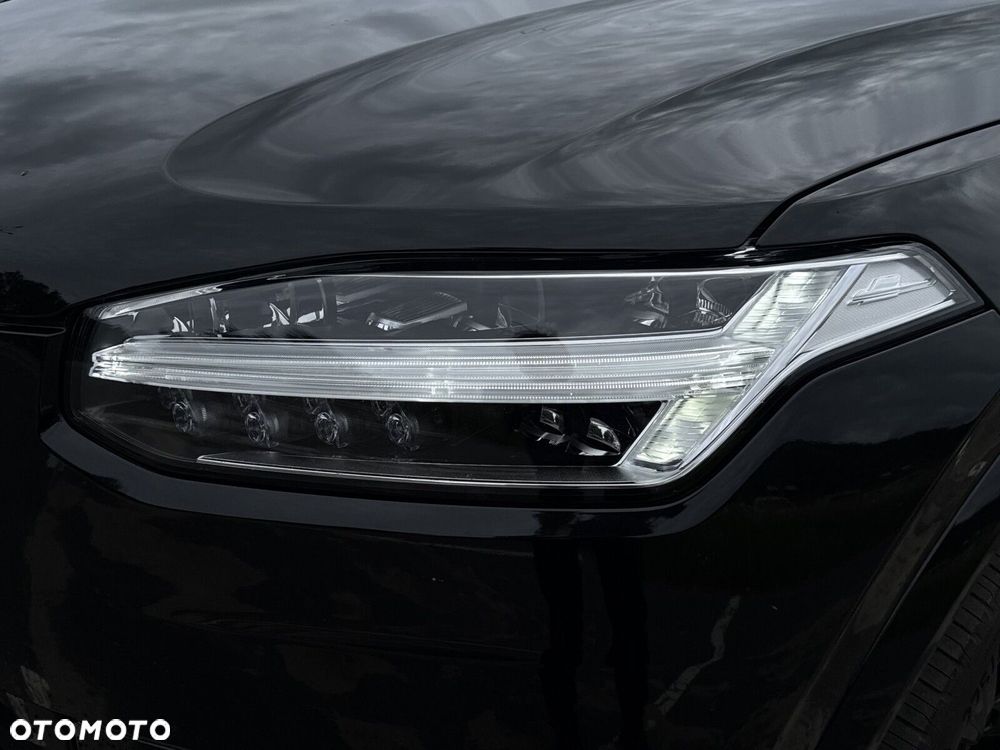 Volvo XC 90 B5 D AWD Plus Dark - 37