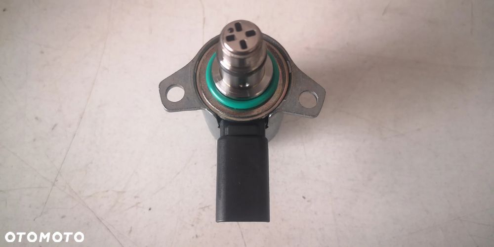 ZAWÓR REGULACJI CIŚNIENIA PALIWA FORD 1945275 - 3