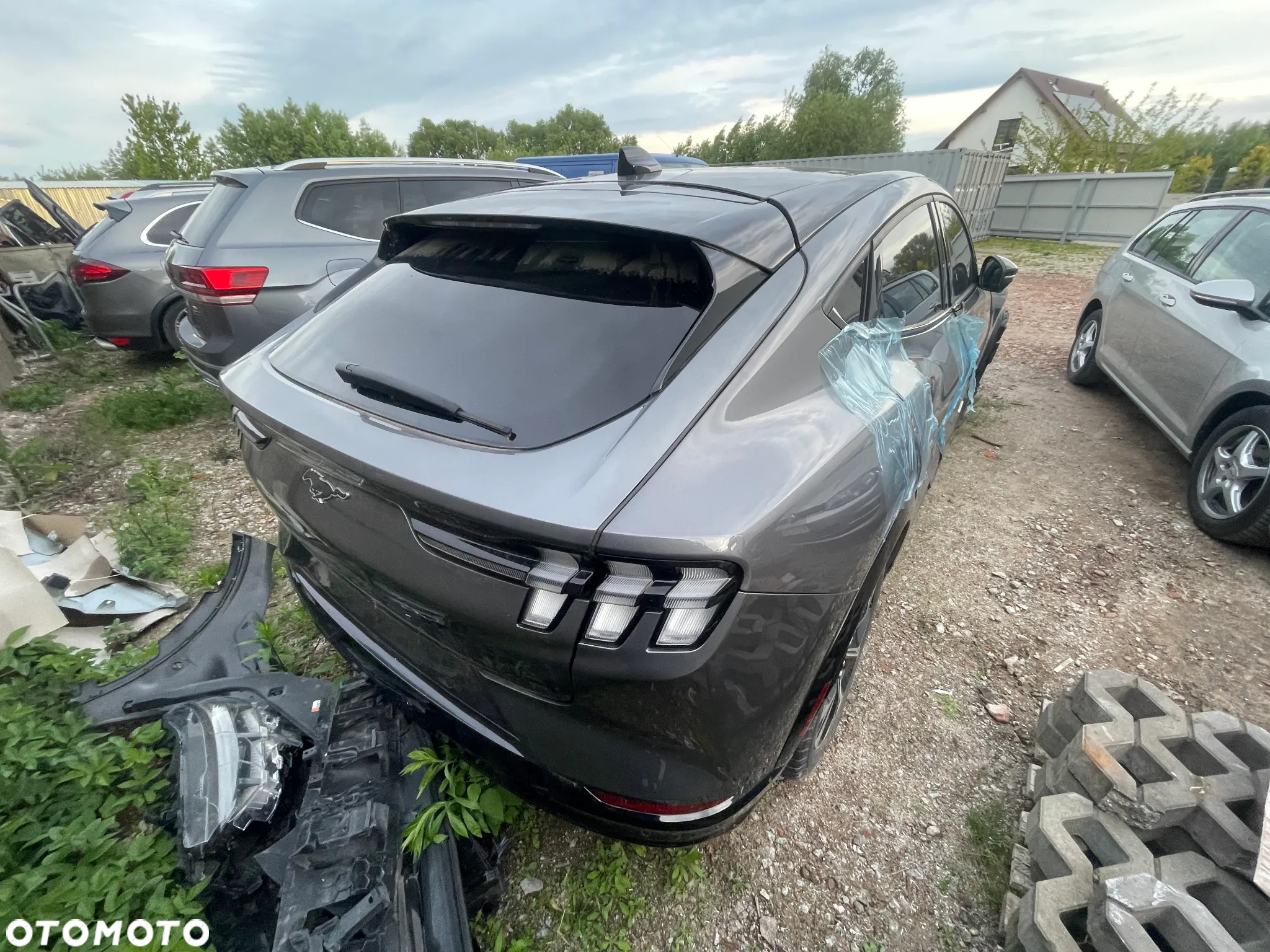 Ford Mustang Mach-E AWD PREMIUM - 13