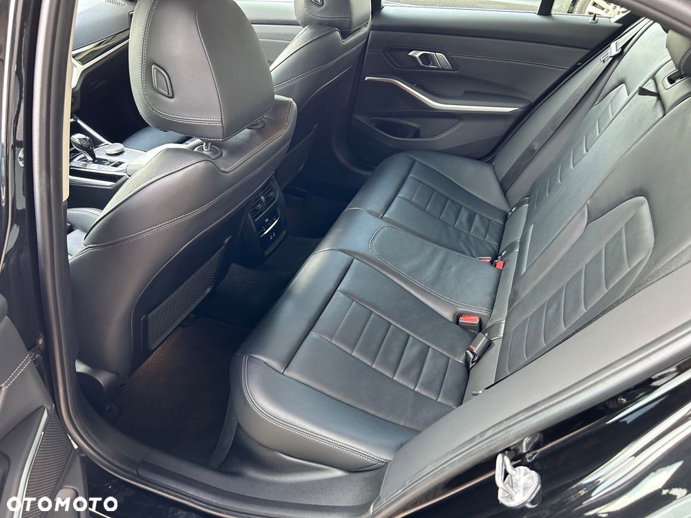 BMW Seria 3 320d MHEV Luxury Line - 18