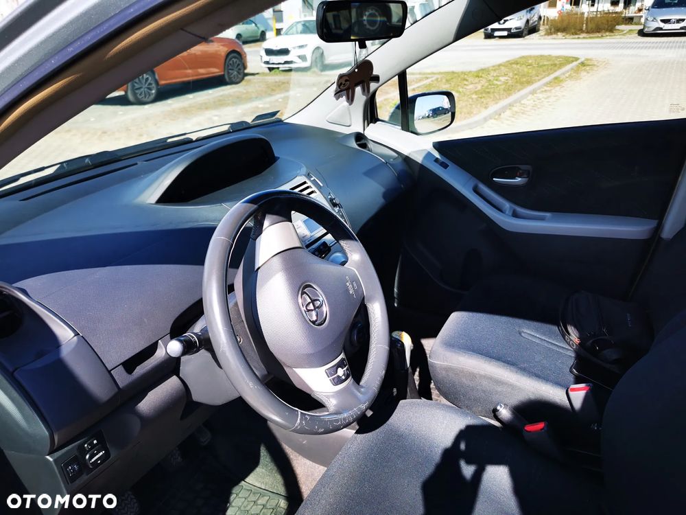 Toyota Yaris 1.3 Sol - 14