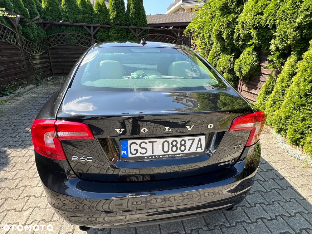 Volvo S60 2015 photo 2