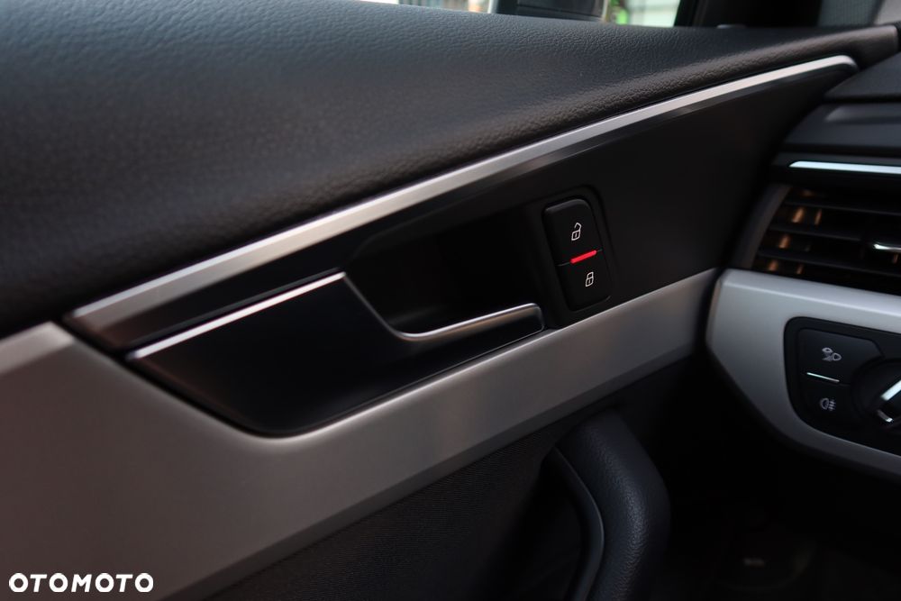 Audi A4 Avant 30 TDI mHEV S tronic - 12