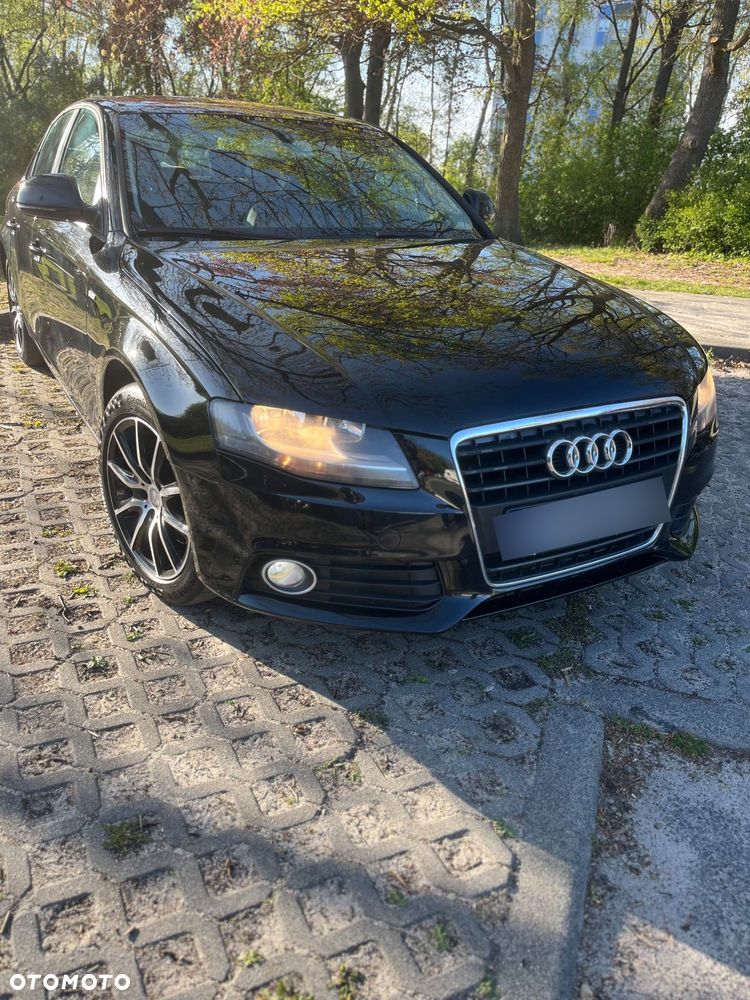 Audi A4 Limousine - 1