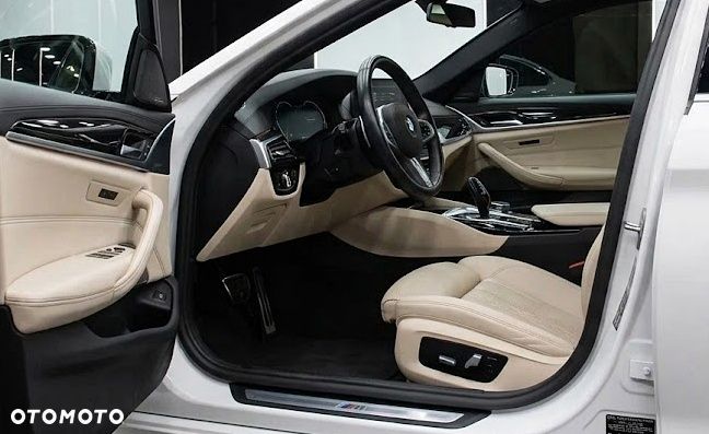 BMW Seria 5 520i mHEV - 7