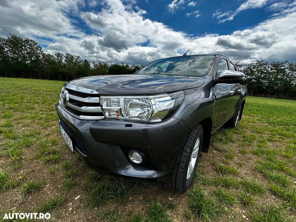 Toyota Hilux 4x4 Double Cab M/T Style - 4