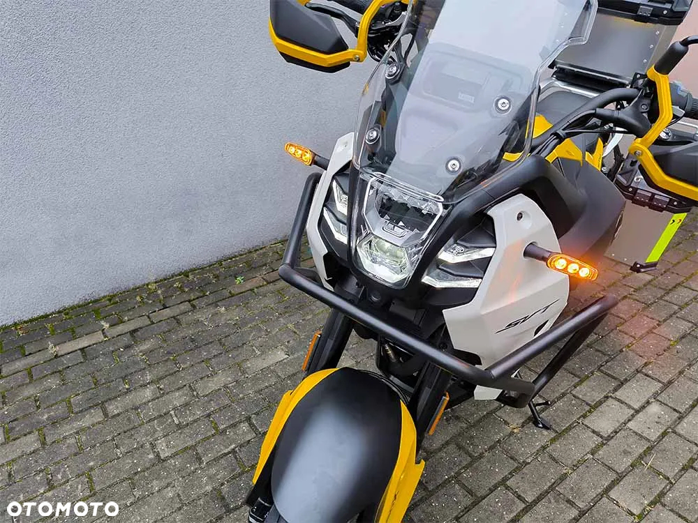 QJMOTOR SVT 650X - 12