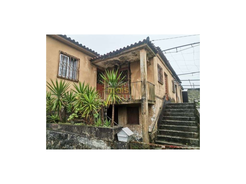 Moradia Rústica para Restauro - Grande imagem: 2/5