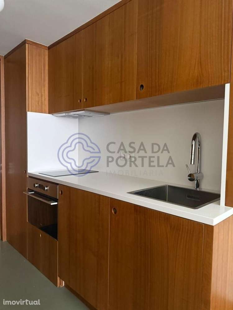 Apartamento Novo, T0 com lugar de garagem / Cozinha equipada / Condomí - Grande imagem: 2/21