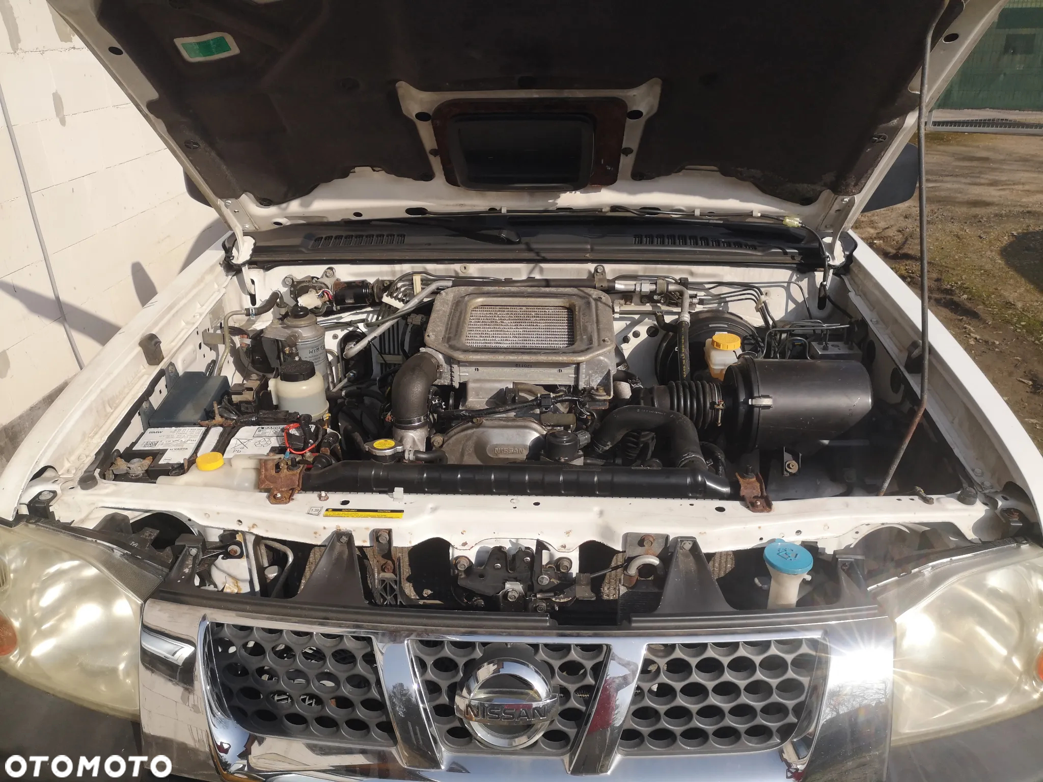 Nissan Pickup - 9