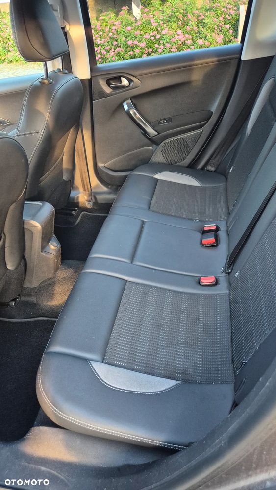 Peugeot 2008 BlueHDi FAP 120 STOP & START Allure - 14