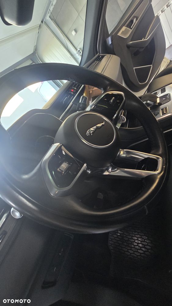 Jaguar F-Pace P250 AWD - 19
