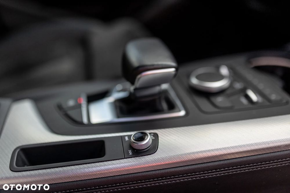 Audi A4 Avant 40 TDI quattro S tronic - 39