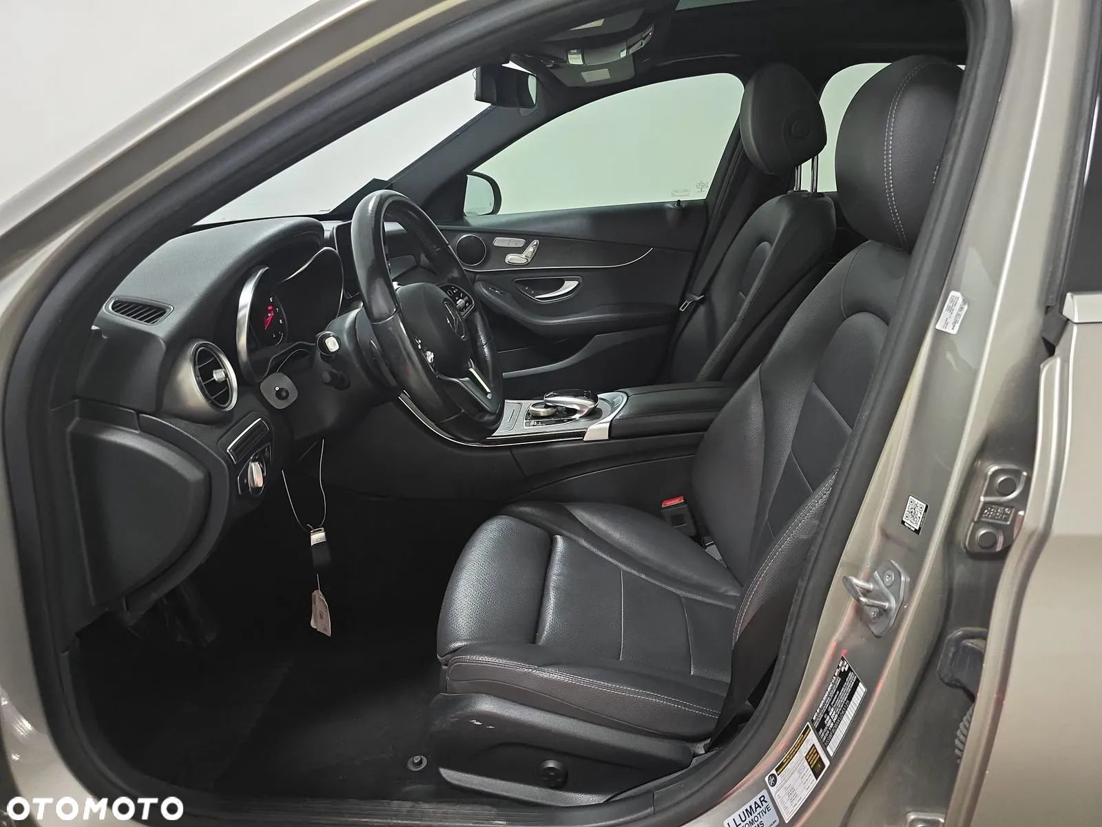 Mercedes-Benz Klasa C 300 T 9G-TRONIC - 4