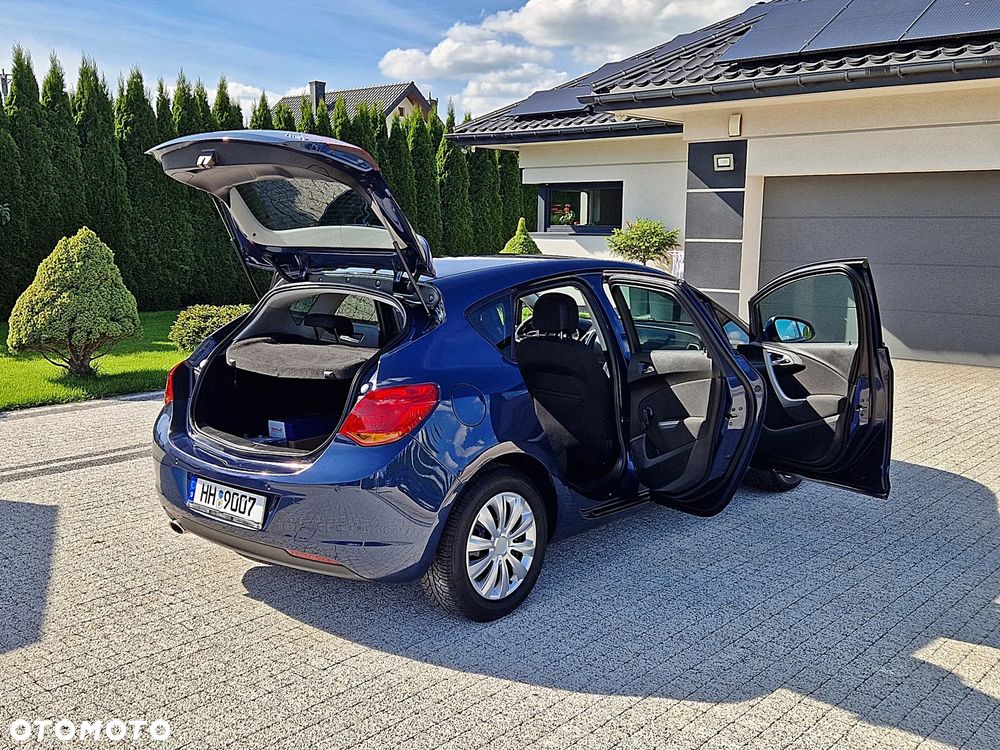 Opel Astra 1.4 Turbo 150 Jahre - 12