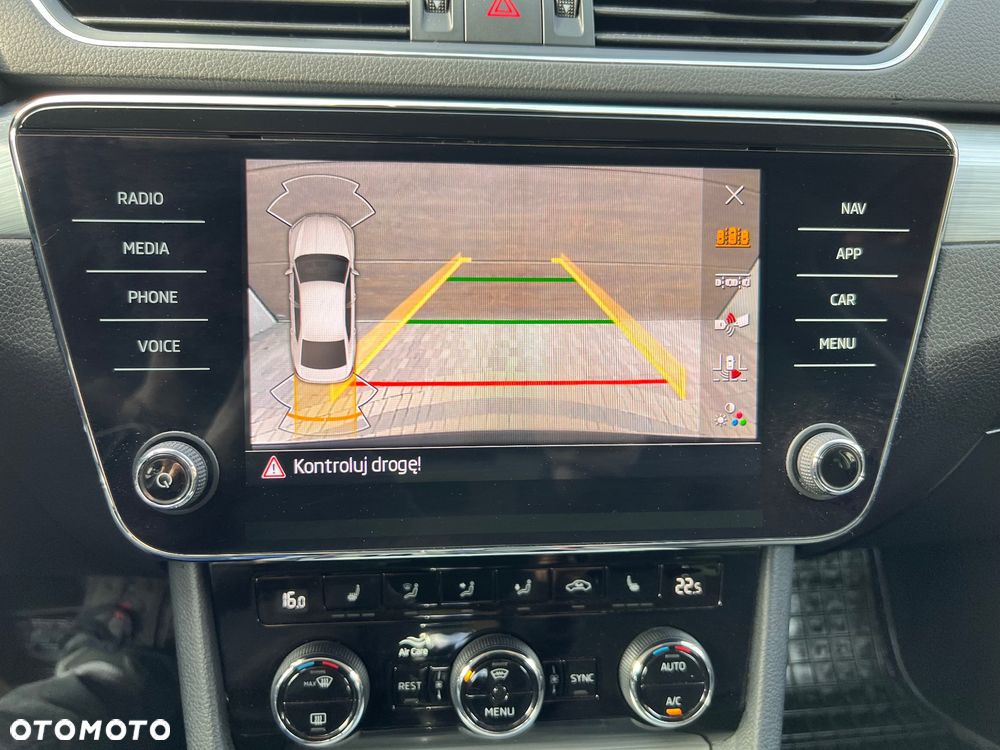 Skoda Superb ver-2-0-tdi-scr-ambition-dsg - 6