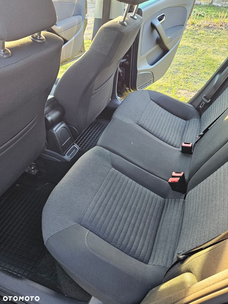 Volkswagen Polo 1.6 TDI DPF Highline - 12