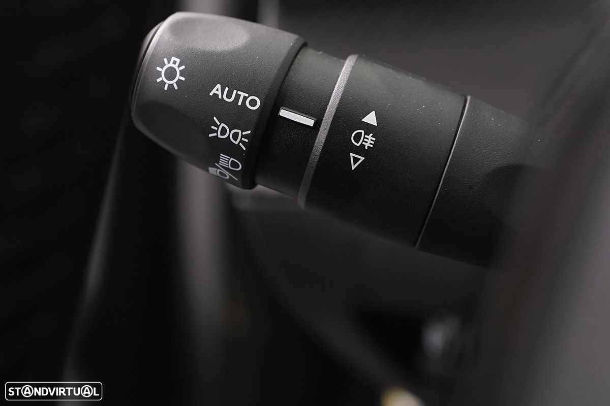 Peugeot 2008 1.2 PureTech Allure - 18