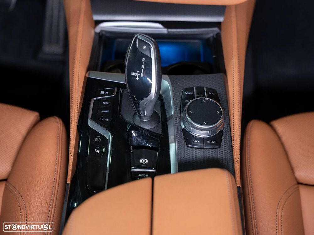 BMW 530 e Pack M - 8