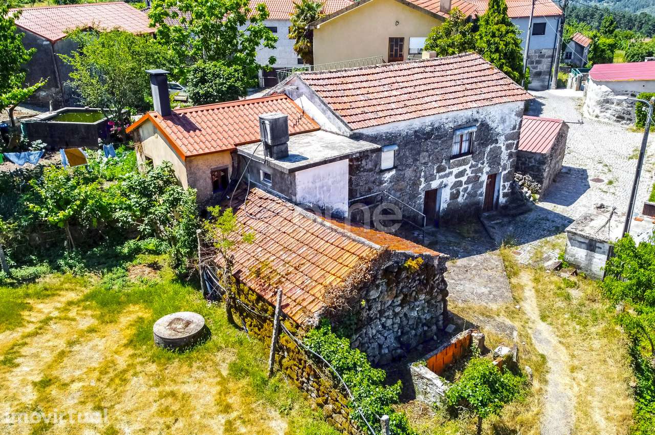 Moradia para restauro, Campelo, Baião - Grande imagem: 2/42