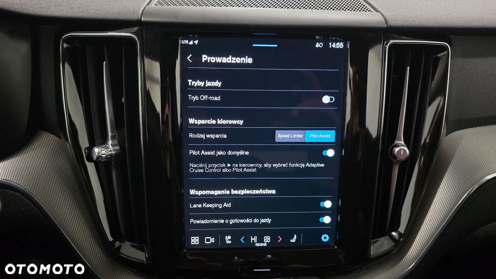 Volvo XC 60 B4 D Plus Dark - 29