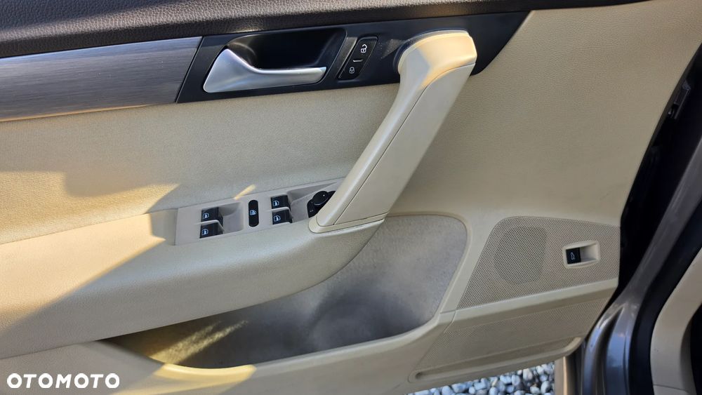 Volkswagen Passat 2.0 TDI Highline DSG - 19