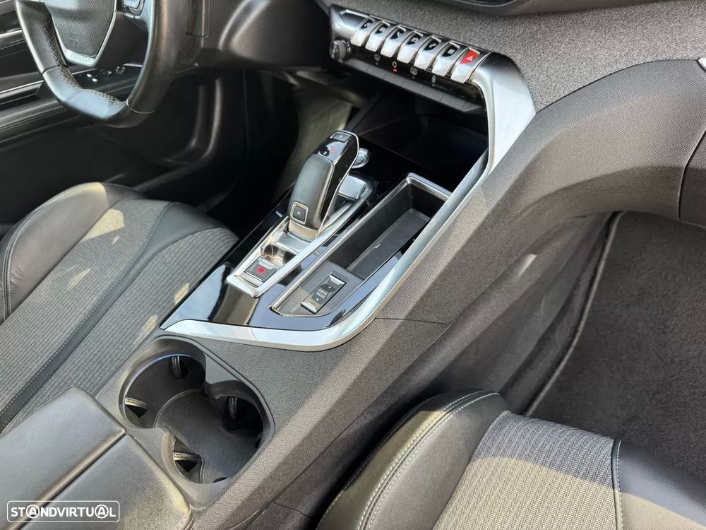Peugeot 3008 PureTech 130 Stop & Start GPF EAT8 Allure Pack - 60