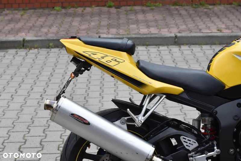 Yamaha R6 - 11