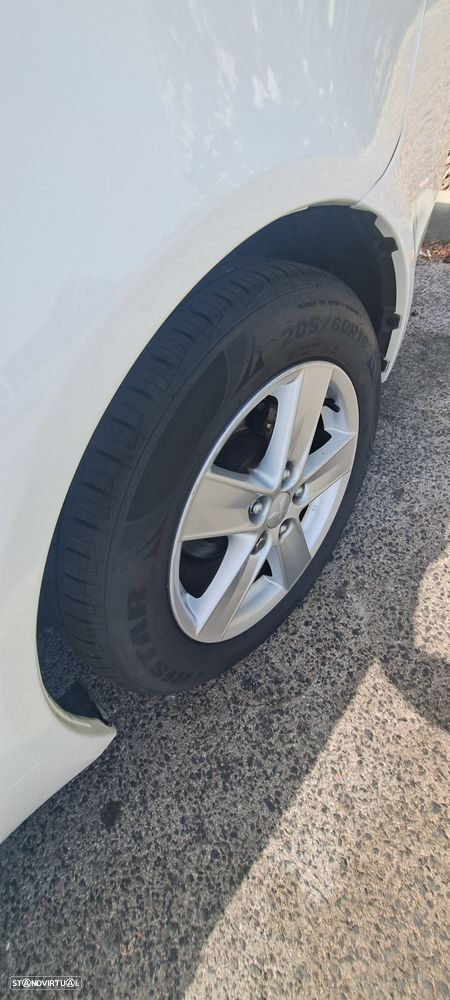 Mitsubishi Lancer 1.5 Invite - 10