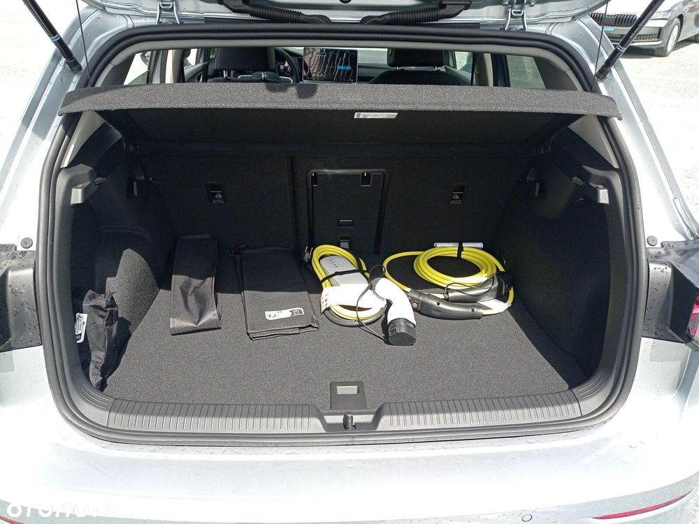 Volkswagen Golf - 17
