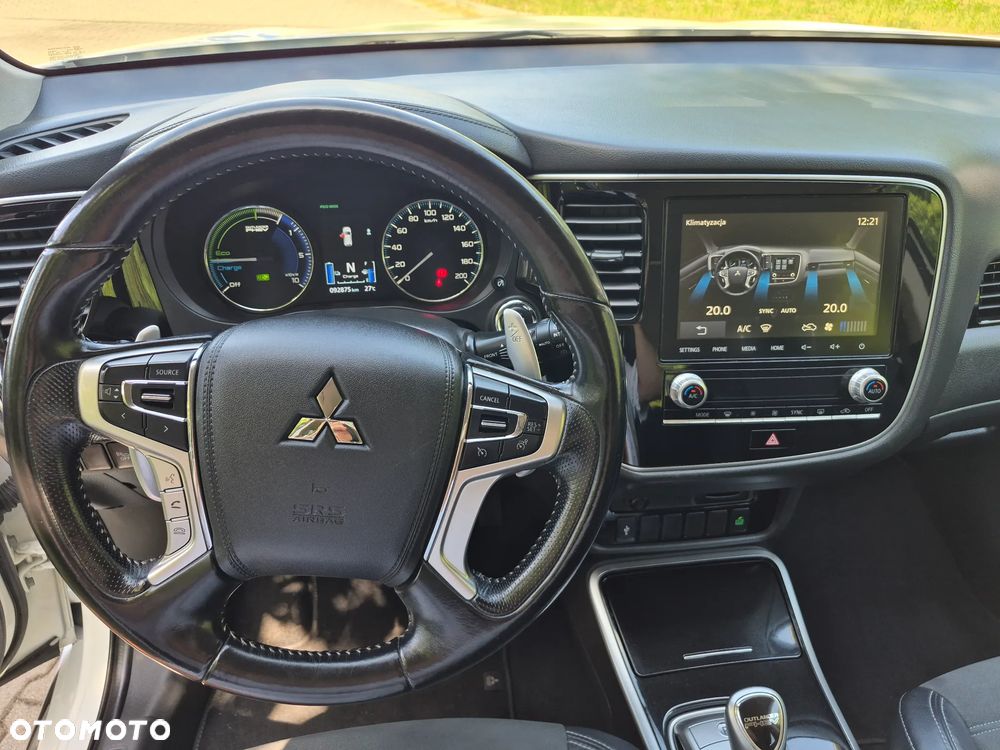 Mitsubishi Outlander - 17