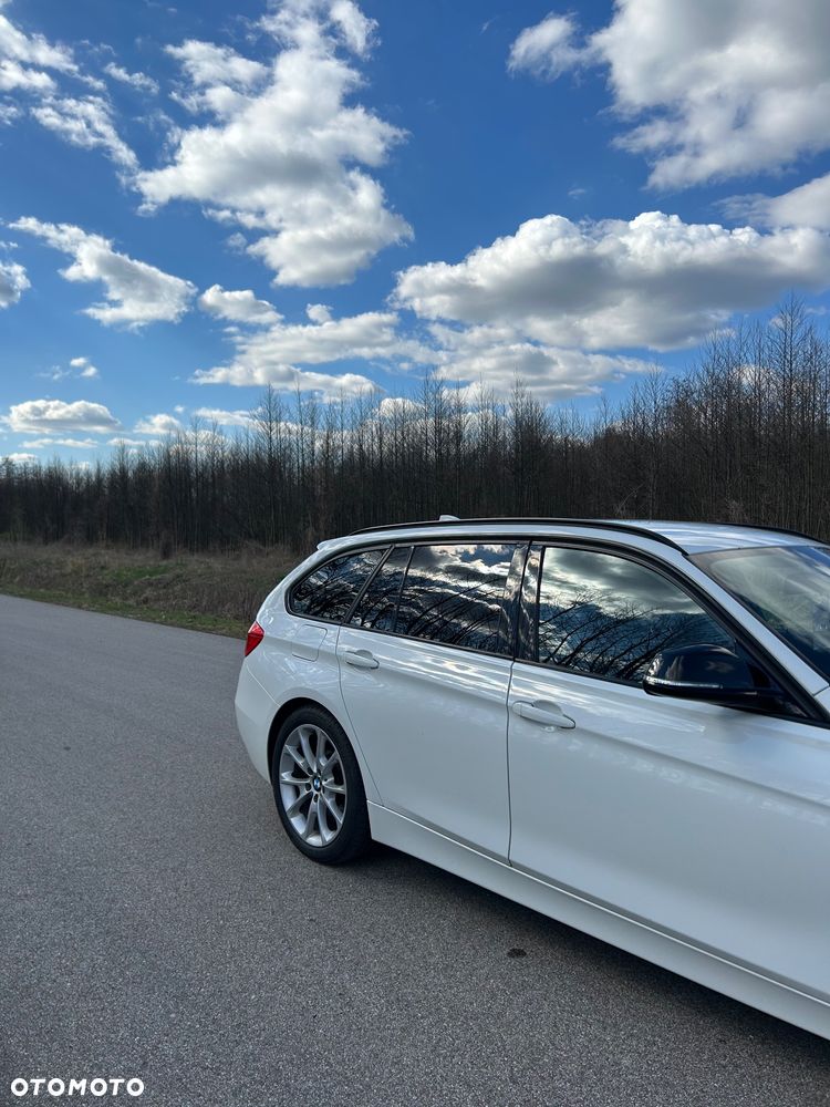 BMW Seria 3 330d Sport Line - 2