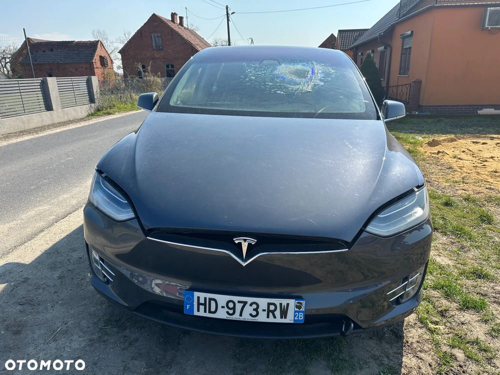 Tesla Model X - 2