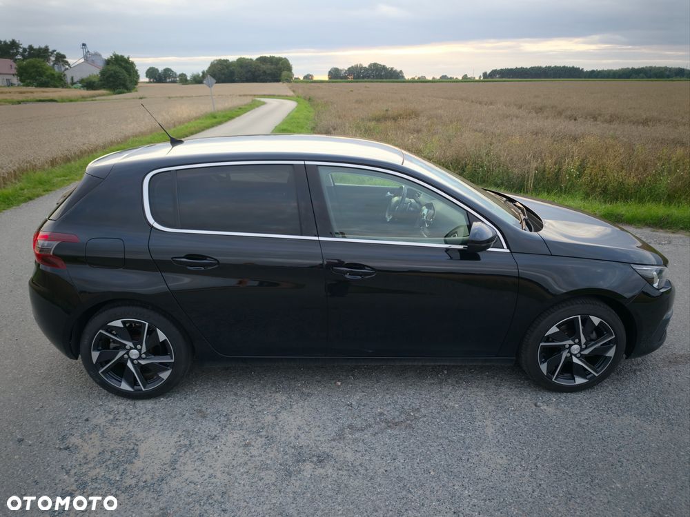 Peugeot 308 1.2 PureTech Active Pack S&S EAT8 - 11